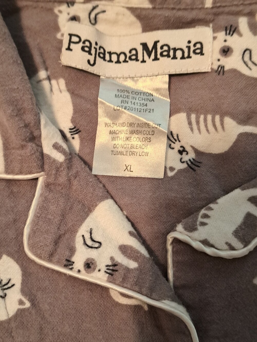 PajamaMania Women's Cotton Flannel Long Sleeve Button-Down Pajamas PJ Set Grey - Picture 2 of 2